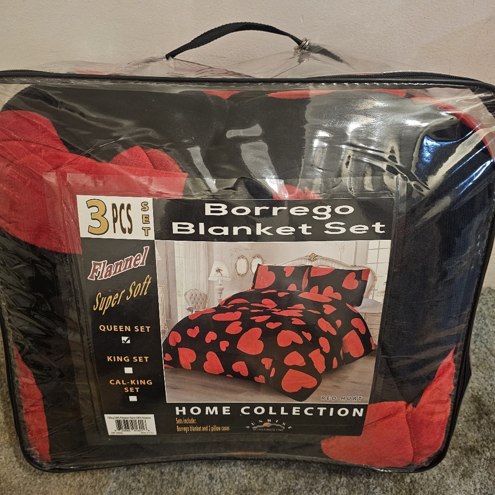 Home Collection Borrego Blanket Set - Black and Red Hearts